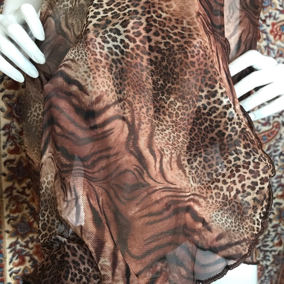 NWOT Lightweight Sheer Animal Print Mesh Sarong/Cover-Up/Top One Size Fits Most. - Picture 8 of 12